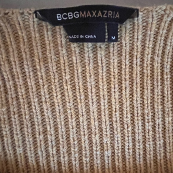 BCBGMAXAZRIA Long Sleeve Sweater Top Shirt Wheat Gold Size Medium - Picture 3 of 5